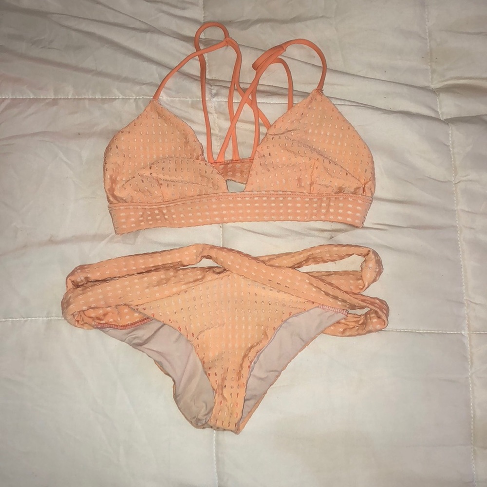 Loquat Mesh Awapui Top and Bottom!!!